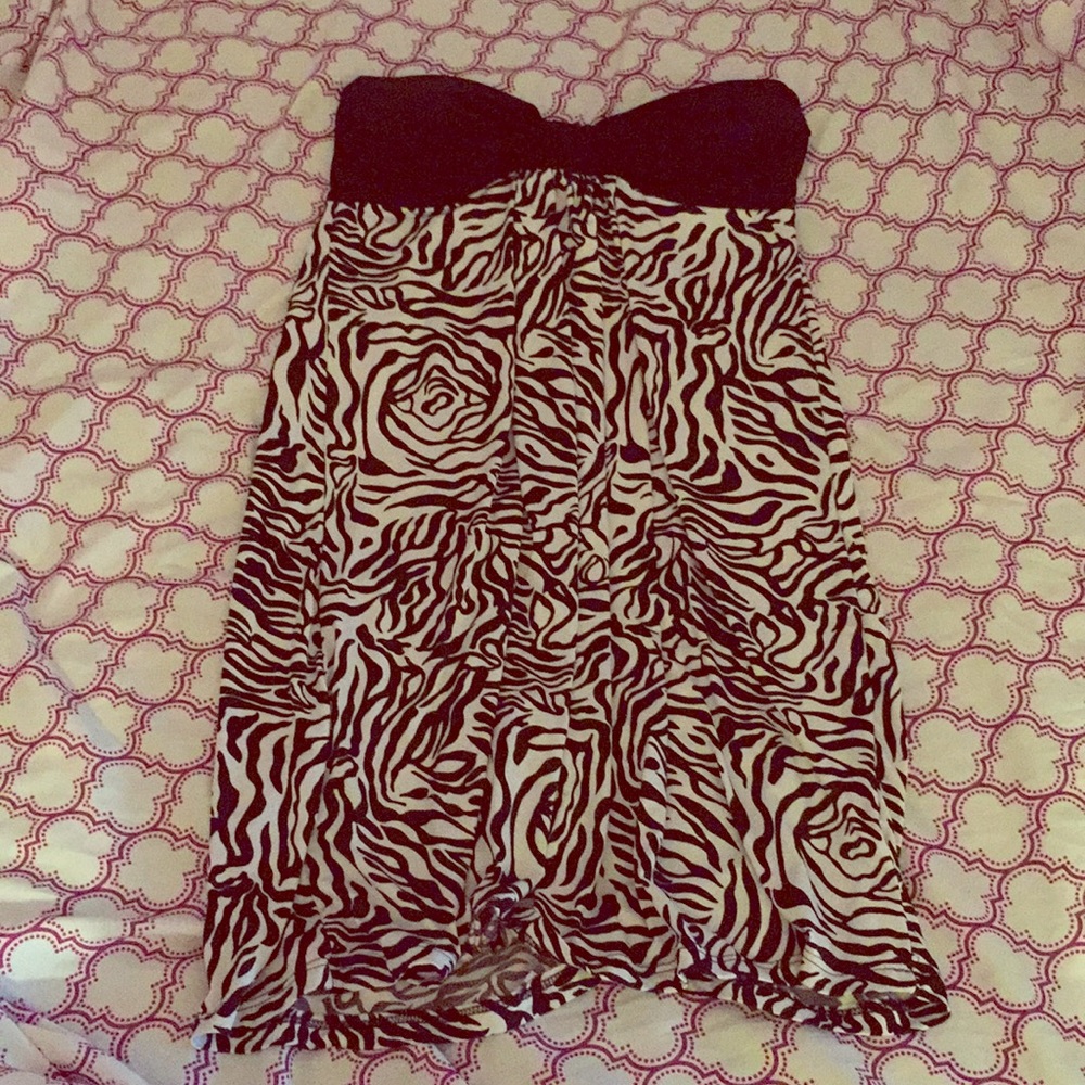 Strapeless zebra dress. Mini